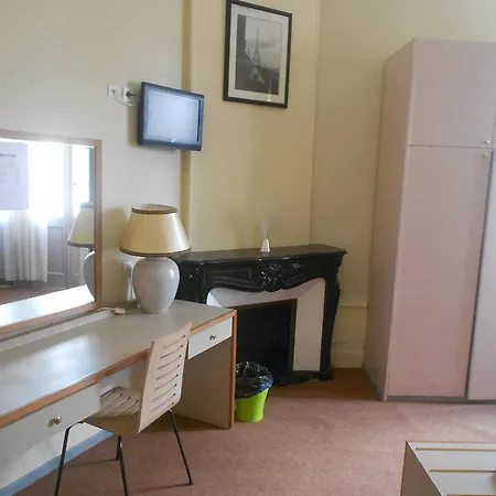 Hotel De La Gare 2*