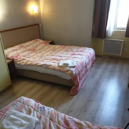 Hotel De La Gare 2*